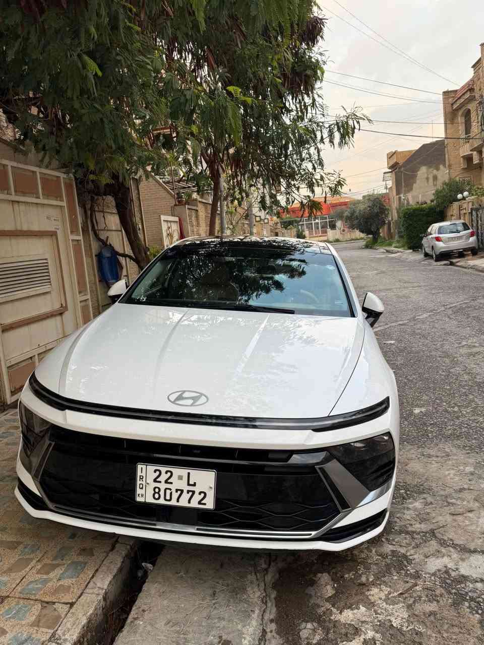 السلام عليكم 
هونداي سوناتا 
موديل 2024 
رقم أربيل باسم شركة
كفاااله عامه 
فووول مواصفات 
بانوراما 
كشنات جلد جملي 
لد متصل خلفي و امامي 
حساسات خلفيه وأماميه
ويل كب حجم كبير 
لد داخلي
هواي بيها مواصفات اتصل وبالخدمة 

السعر 230 وبيها مجال
رقم الهاتف ***********
