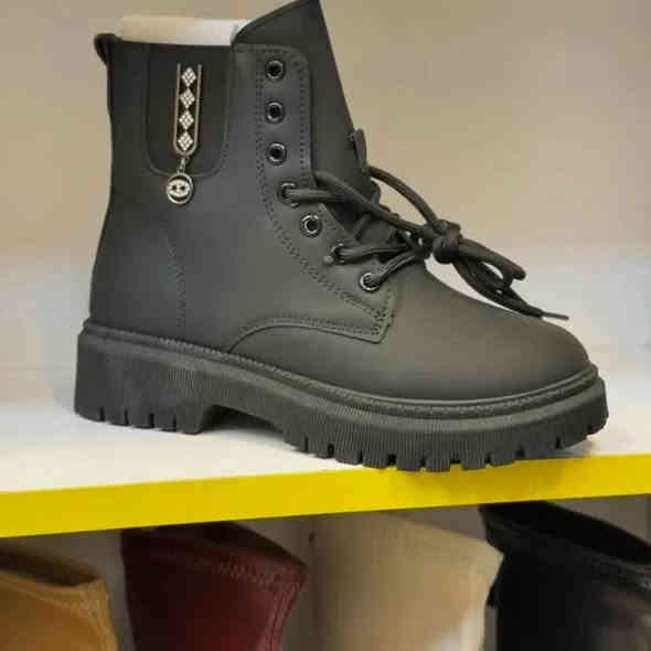 ميلانو للحذيه والحقائب
جمااااال ونزاكه 
ميلانو للاحذيه والحقائب 
مختصين في الاحذيه والحقائب 
القطع المميزه والحصريه ب اعلى كوالتي
العنوان 📍
الديوانية قضاء الشامية شارع الأطباء داخل مجمع فدك مجاور #ازياء_باربي
📍توصيل مجاني داخل قضاء الشامية
📍توصيل لكل المحافظات5
التواصل  ‏‪0778 252 0149‬‏
