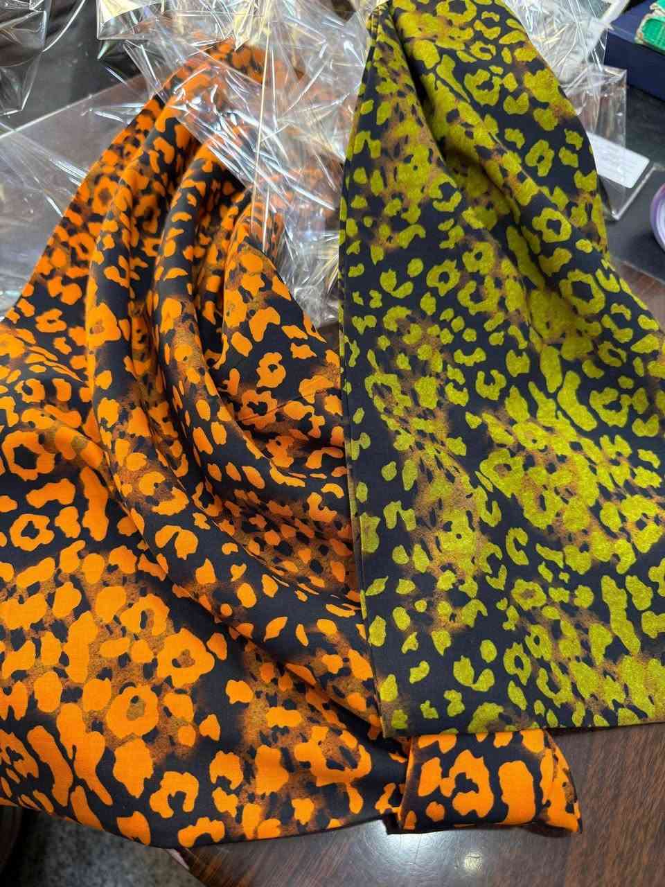 وصلني اليوم وجبه جديده قماش كشمير الامارتي مغوار او مايباخ في محل دارين خانقين توله فروش فرع صيدليه مازن متواجدين في المحل من ساعه ٤ عصرا لغاية ١١ ليلأ ويوجد خدمه توصيل داخل خانقين وخارج خانقين بالأسعار مناسبه جدأ وأهلا وسهلا بيكم بإدارة ابو حمودي رقم موبايل *********** ويوجد جمله ومفرد ويوجد لدينا موديلات أخرى ان شاء الله
