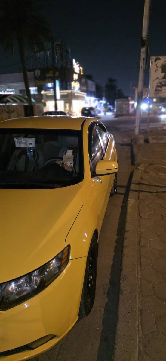 السلام عليكم فورتي موديل ٢٠١١ محرك ٢٠٠٠ دوش السيارة محرك وكير مكفول تبريد تدفئة حدادية صدر نظيفة تخم تاير جديد سيارة حادث امريكا جاملق الامامي والغد جهة السائق والباب الخلف السائق مبدل  السيارة رقم بغداد انكليزي دولي سنوية ٢٠٣٠ السعر ٩٠$وبيهة مجال ***********
