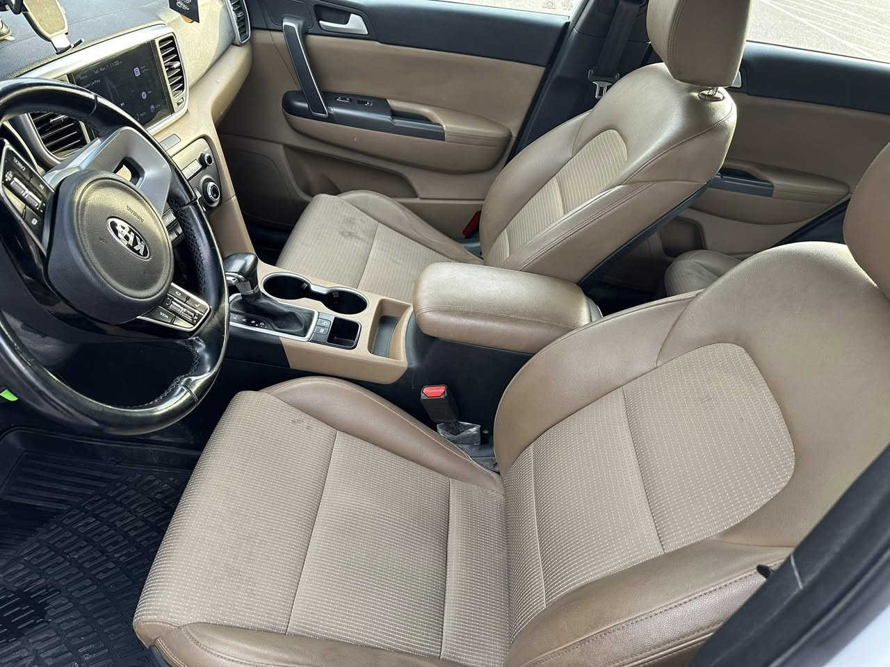 كيا سبورتج ٢٠٢١ كفالة عامة رقم بغداد  تحويل مباشر ، ماشية ٥٥ الف على وضع الشركة بسعر ٢١٠
للتواصل ***********
مواصفات 
- حساسات خلفية
- اريل نفكيشن
- مرايا قلاب
- شاشة وسطية بلاد
- شاشة اعطال
-  اشاير بالمري
- تحكم ستيرن كامل جهتين
- ٣وضعيات قيادة
- سبير ما نازل
