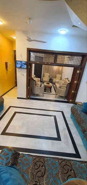 🏠 بيت للبيع – حي العامل / المنطقة الأولى (جهة حي المعلمين).. بيع فقط نقد او مبادرة
📍 موقع استراتيجي ومميز:
قريب من مستشفى الولادة
قرب مركز حي المعلمين
قرب مدرسة ابن حيان الابتدائية
مقابل ساحة الرافدين التي يجري العمل على إنشائها كمنتجع عصري
المنطقة حيوية وقريبة من الأسواق والعيادات والخدمات الأساسية
🔹 المساحة: 125 م² – طابقين (الطابق الثاني هيكل قيد الانشاء) 
🔹 المواصفات:
الطابق الأول.. 
كراج يتسع لسيارة + حمام خارجي
استقبال مفتوح على الصالة مع فاصل باب خشبي دفتري
مطبخ بارد + منور سيراميك (مطبخ حار)
حمام (مجمع صحي) 
غرفة نوم
الطابق الثاني (قيد الانشاء) .. 
١. غرفة كبيرة امامية تطل ع الشارع
٢. سويت (غرفة كبيرة + حمام(مجمع صحي) )
٣.  سطح 
✨ مميزات البناء:
بناء درجة أولى 
أرضيات مرمر وكرانيت
أبواب قاصة تركي
ديكورات جدارية وسقفية حديثة
📞 للتواصل: ***********
                   ***********
