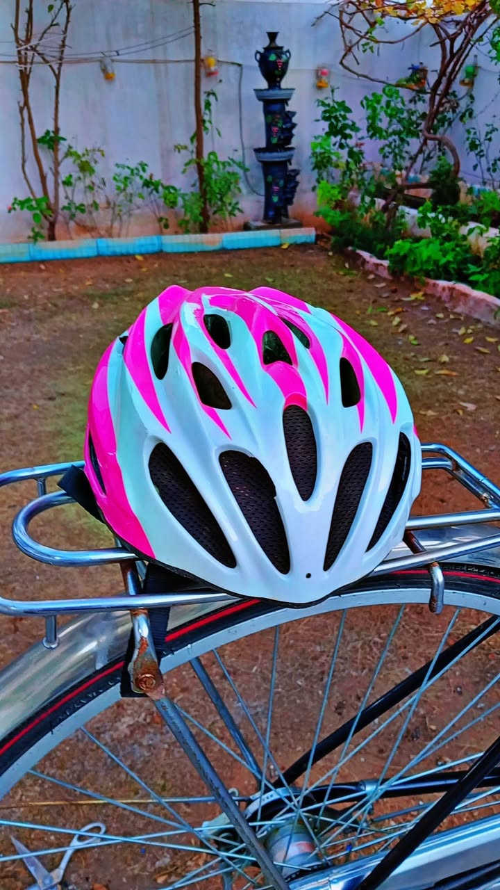 خوذه للبيع. حجم كبير 8 والصغير 4 
مكاني كركوك روناكي سايدن 
الرقم ***********
