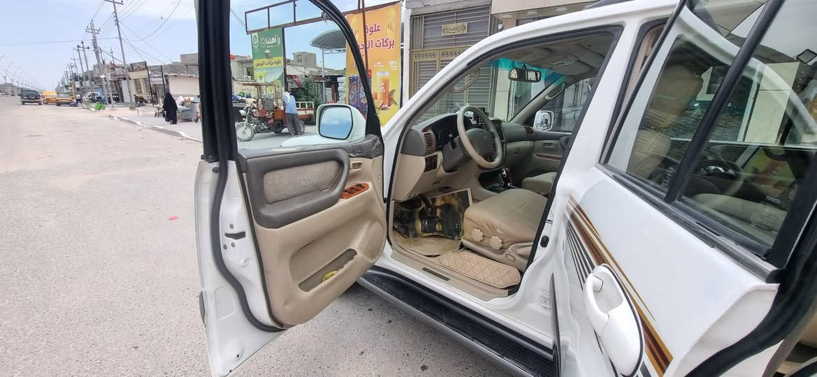 السلام عليكم
لاندكروز مونيكا@2006@  v6   ماشية170   نظيفة جدااا جاهزة من كلشي السعر165 وبيها مجال . رقم اربيل ب اسمي . البصرة .........***********

