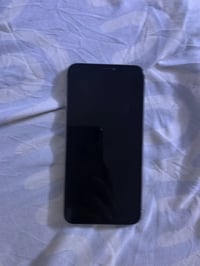 آيفون ١١ برو ماكس لون ابيض ذاكرة 256 بطارية ٩٠ ومبدل شاشه بس الي يحب ي...