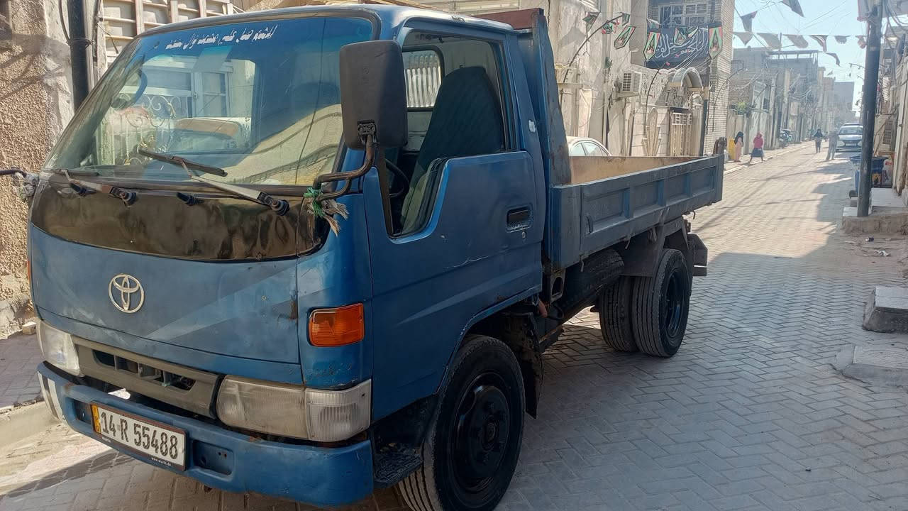 تيوتا راس الثور فحل مكفولة كفاله عامه محرك لا صرف ولا بخار شاصي كفاله عامه تخم تاير  جديد چوبلس رقم بصره سنويه الحد 28 تنتهي العنوان بغداد .  موبايل ***********
