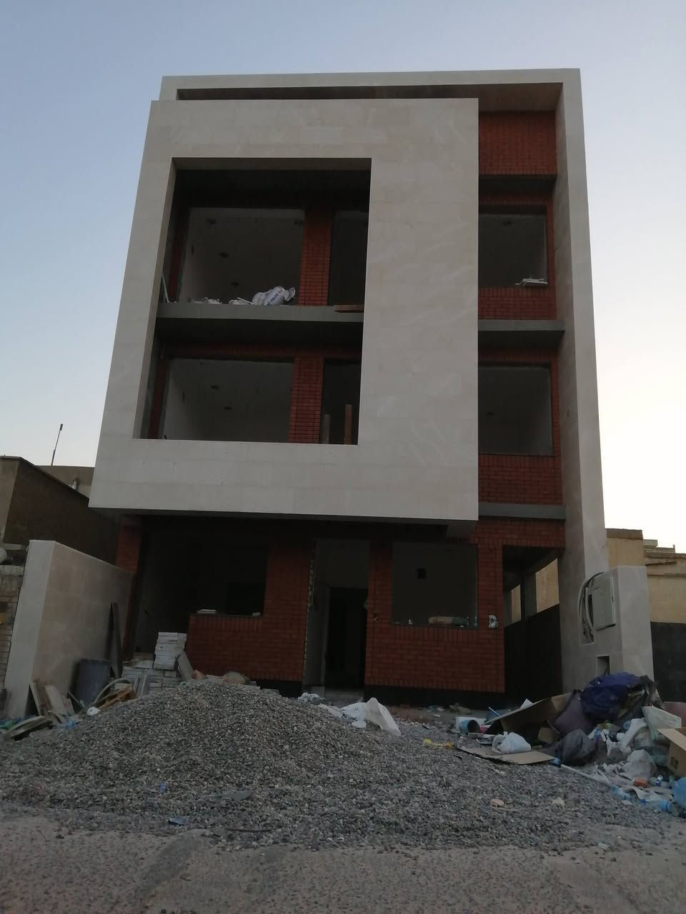 تم تصميم وتنفيذ هذا العمل في العاصمه بغداد بالمرمر الليمرا  السوبر بنظام الكلاسك
طريقة العمل (سيم نحاس + لحيم+ خبط لين +بي ار  سي  6ملم 15×15)
  
عملنا في جميع محافظات العراق

لمراسه الصفحه او اتصال علئ الارقام  

***********

***********  واتساب
