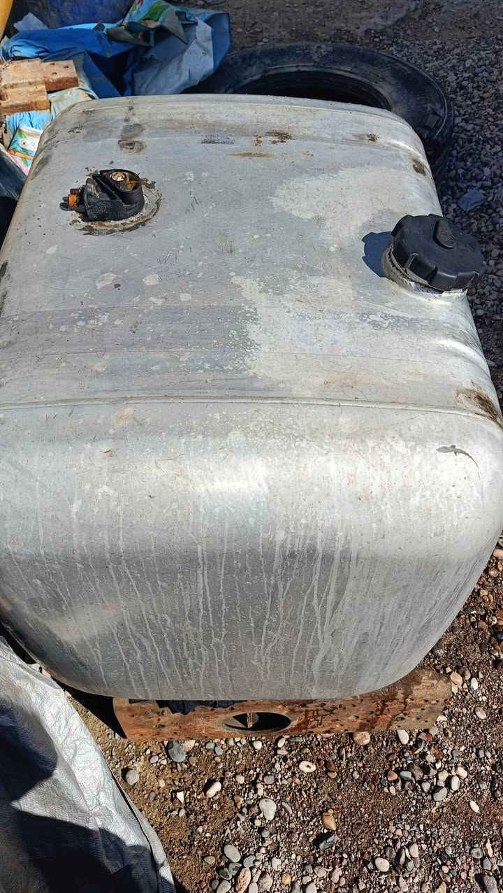 للبيع تانكي كاز 400 لتر مع الشيالات السعر 400 ألف بي مجال مكان الموصل ايسر  للاستفسار اتصل 
***********
***********
