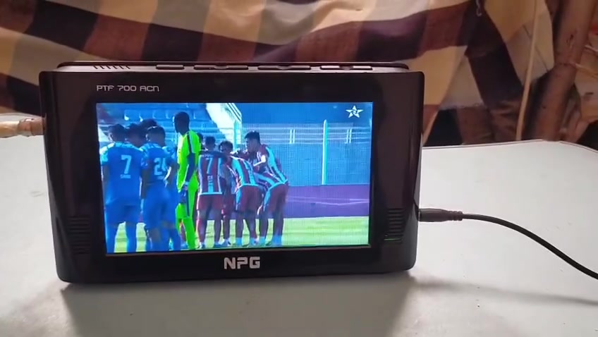 تلفاز7TNT بوس  
فيها TNT 
ف USB
ف mimuor Cart 
كتخدم بشرجور 12V
بيسا  ديال الخريج بقيا جديد 
معها شرجور 12V
لنطير TNT  
تليكمونض ديالها 
صوت والكلور فيها واعرين
للبيع تمان 350درهم
كندير توصيل اي مدينة
الي شاري معقول 
0601432363


**إذا كنت صاحب هذا الإعلان وتريد حذفه لأي سبب، رجاءا أرسل رسالة إلى الدعم الفني**