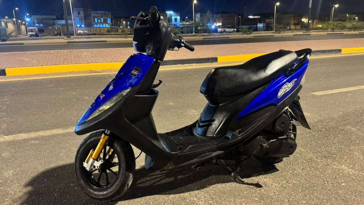 دراجه اخت الرمبه خير من الله كلشي شغال بيها كهربائيات سلف وهندر دراجه ما مفتوحه المكينه شلعه ومعدل دراجه كلش نضيفه السعر 675 وبيها مجال  المكان البصره الزبير ***********
