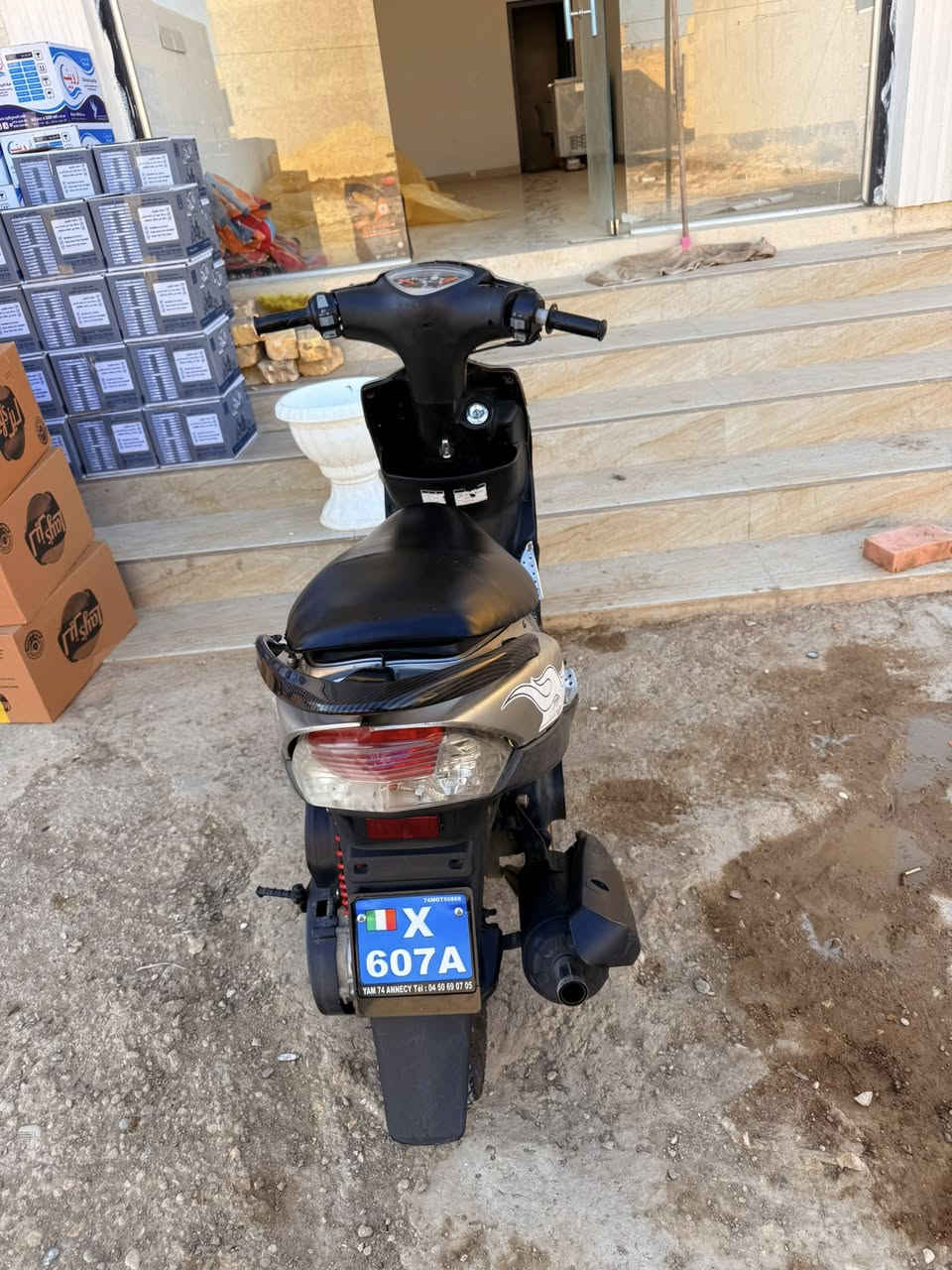 سلام عليكم دراجه ماكس للبيع نضيفه  وجديد عراضه كله بلاديه مكاني كوت خاجيه ***********
