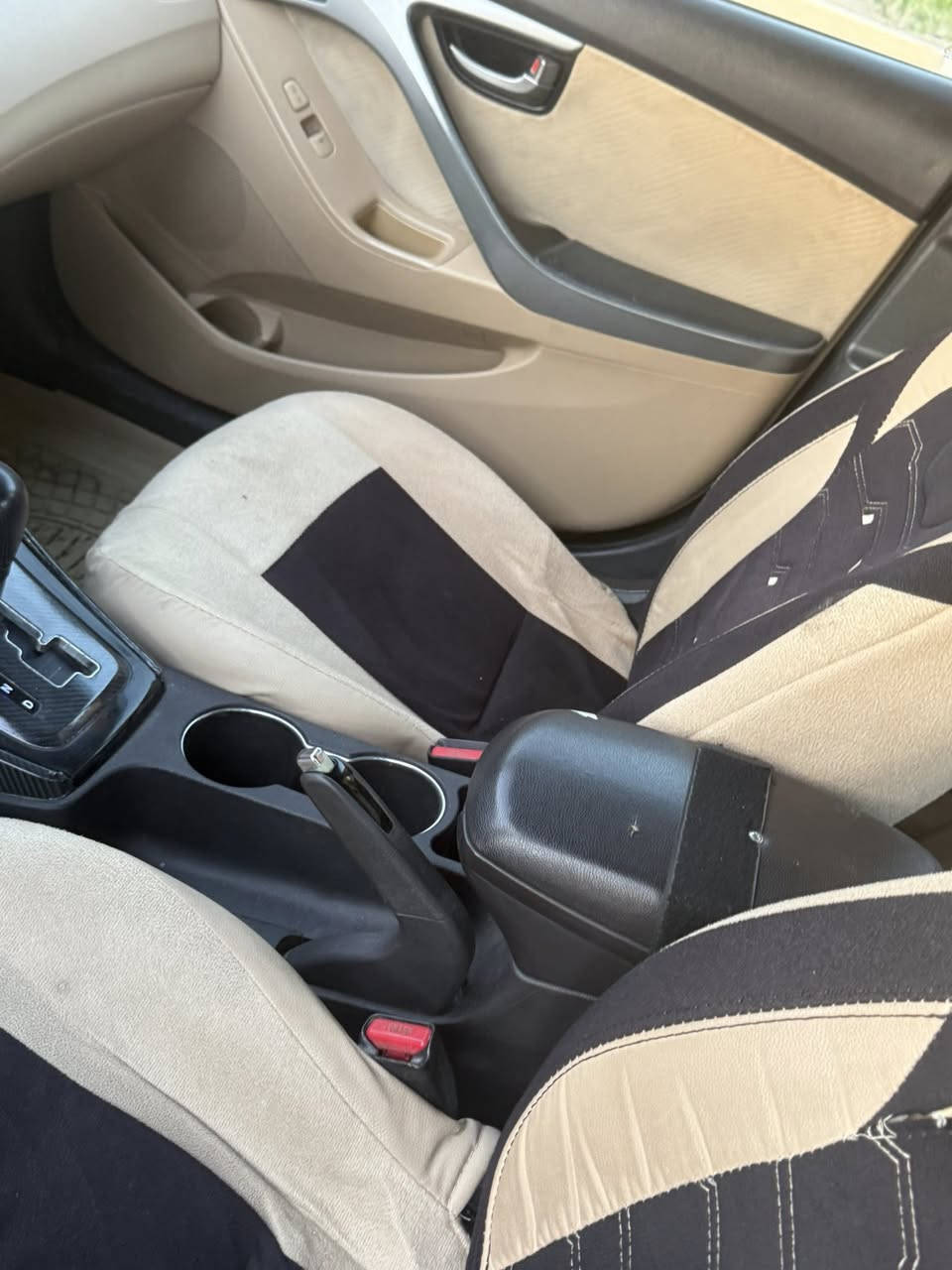 النترا موديل 2013 كامله مابيها اي نقص الصبغ كما موضح بالسونار ضررها جامرلغ امامي اليسرى بدون دواخل السياره ليبل واحد تدفئه تبريد محرك كير جديد رقم وهزه جديده السنويه ل30 السياره بأسمي السياره مال بيت السعر 95 وبيها مجال مكان السياره ديالى كنعان نهر إبراهيم الرقم ***********
