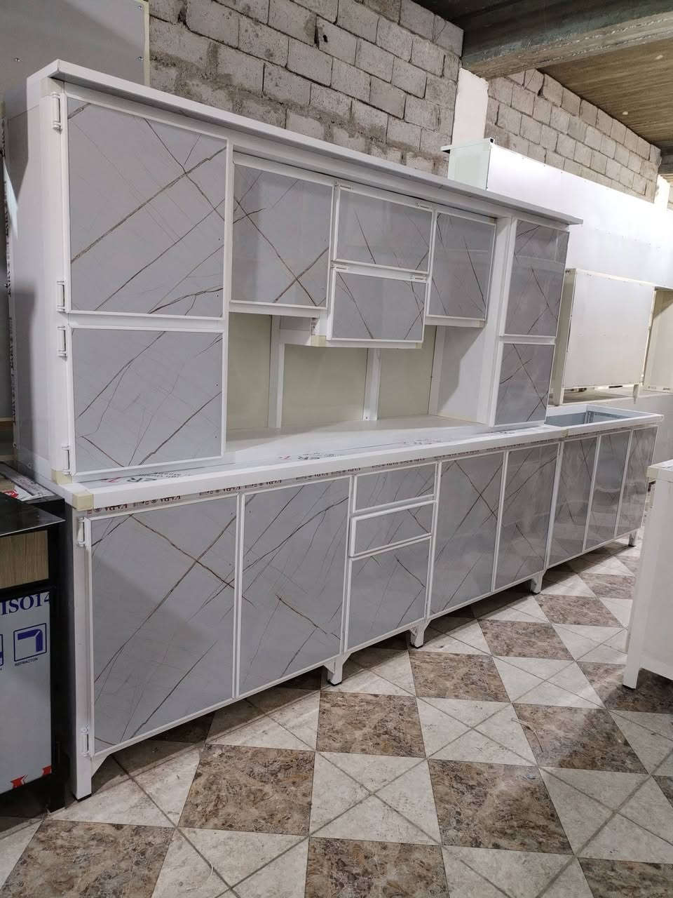 معمل البركة للكاونترات الالمنيوم جملة مفرد عنوان كركوك حي العسكري الاستفسار واتساب ماسنجر ***********
