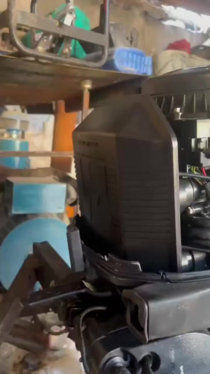 السلام عليكم خوان مكينه للبيع 90 حصان اربعه سلندر موديل 2005 جونسن وفر لود كابرته ليزريه أو 115 حصان كله واحد امكينه جديده على بلاد برغي ما مفتوح بها على شرط وعلى فحص المكينه شغاله اي نقص ما بها و كل غرضها كمله الكنترول ول ضفيره مال التشغيل ويها العنوان النجف الكوفه رقم الهاتف *********** السعر على خاص وبل خدمه
