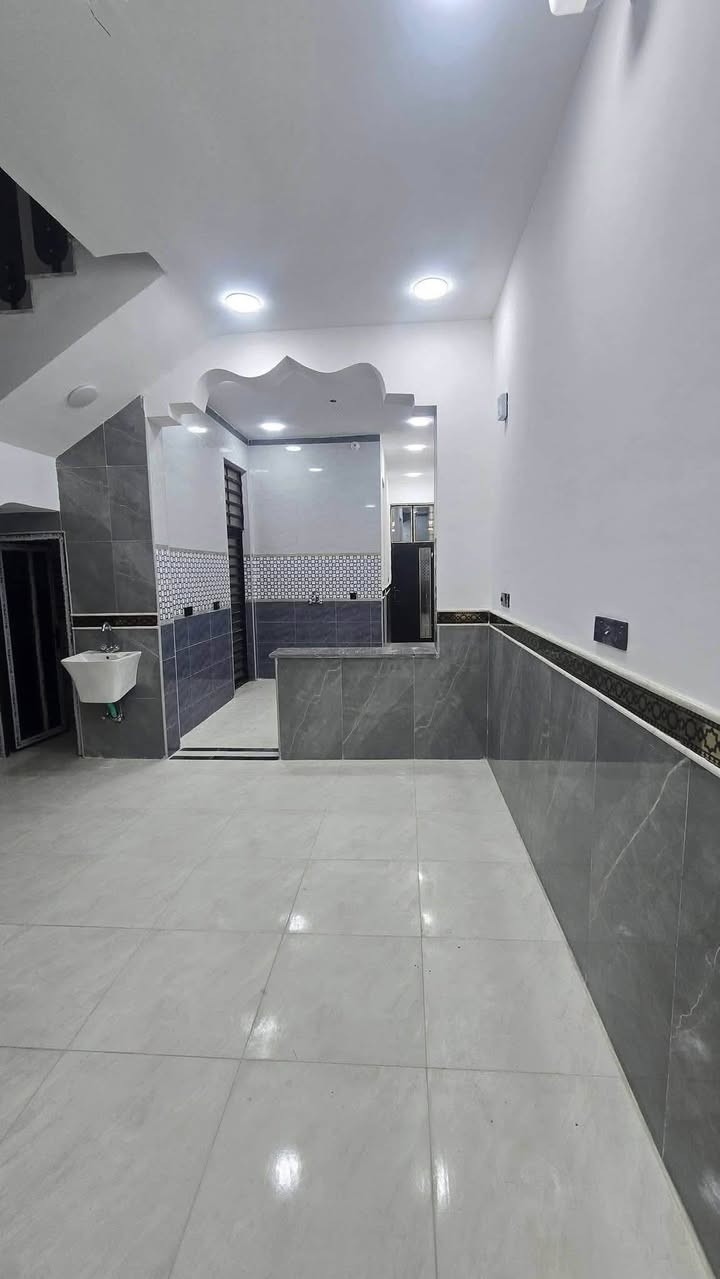 🏠  دار الــبــيـع نـهـاونــد الاولى  🏠
   قرب صيانه الكهرباء بضهر شارع 20

   المساحه (100)متر يتكون الطابق ونص
   🏡غرفتين نوم وصالة+دبل فاليوم 🏡
        🏡 واستقبال ومطبخ  🏡
  🛁وصحيات خارجية 🚿وداخلية 🚽

  للاستفسار مراسلة الصفحه او الاتصال
على تليكرام  (📲***********
