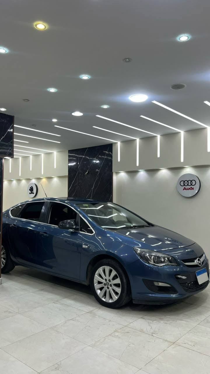 ⚜️ Opel Astra 2017 | أوبل أسترا
أعلى فئة 

• عداد 130,000 كم
• راشة جانبين فقط
• حالة مميزة وجاهزة للمعاينة

سيارة تجمع بين الأداء القوي والتجهيزات الكاملة مع تصميم أنيق ما زال محافظ على جاذبيته.

💳 أنظمة تمويل متنوعة

✓ كاش
✓ تقسيط مباشر بمقدم 45%
✓ استلام فوري

متاح من خلال:
▫️ Drive
▫️ عبداللطيف جميل (Cash Back 1.5%)
▫️ Contact

🏦 تمويل بنكي:
▫️ EG Bank
للتواصل عند الجديه:
📞 01034470322

🔥 فرصة مناسبة لامتلاك أعلى فئة بأحد أفضل أنظمة التقسيط المتاحة.


**إذا كنت صاحب هذا الإعلان وتريد حذفه لأي سبب، رجاءا أرسل رسالة إلى الدعم الفني**