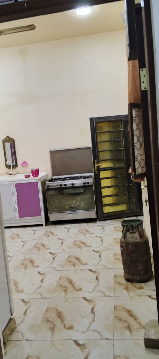 درا زراعي  للبيع قرب مدرسة المعراج
مساحه 200متر
يحتوي ع غرفتين 
وصاله طولها 10متر واستقبال ومطبخ  للاستفسار عن البيت تواصل ويا صاحب الرقم  ‏‪***********‬‏
