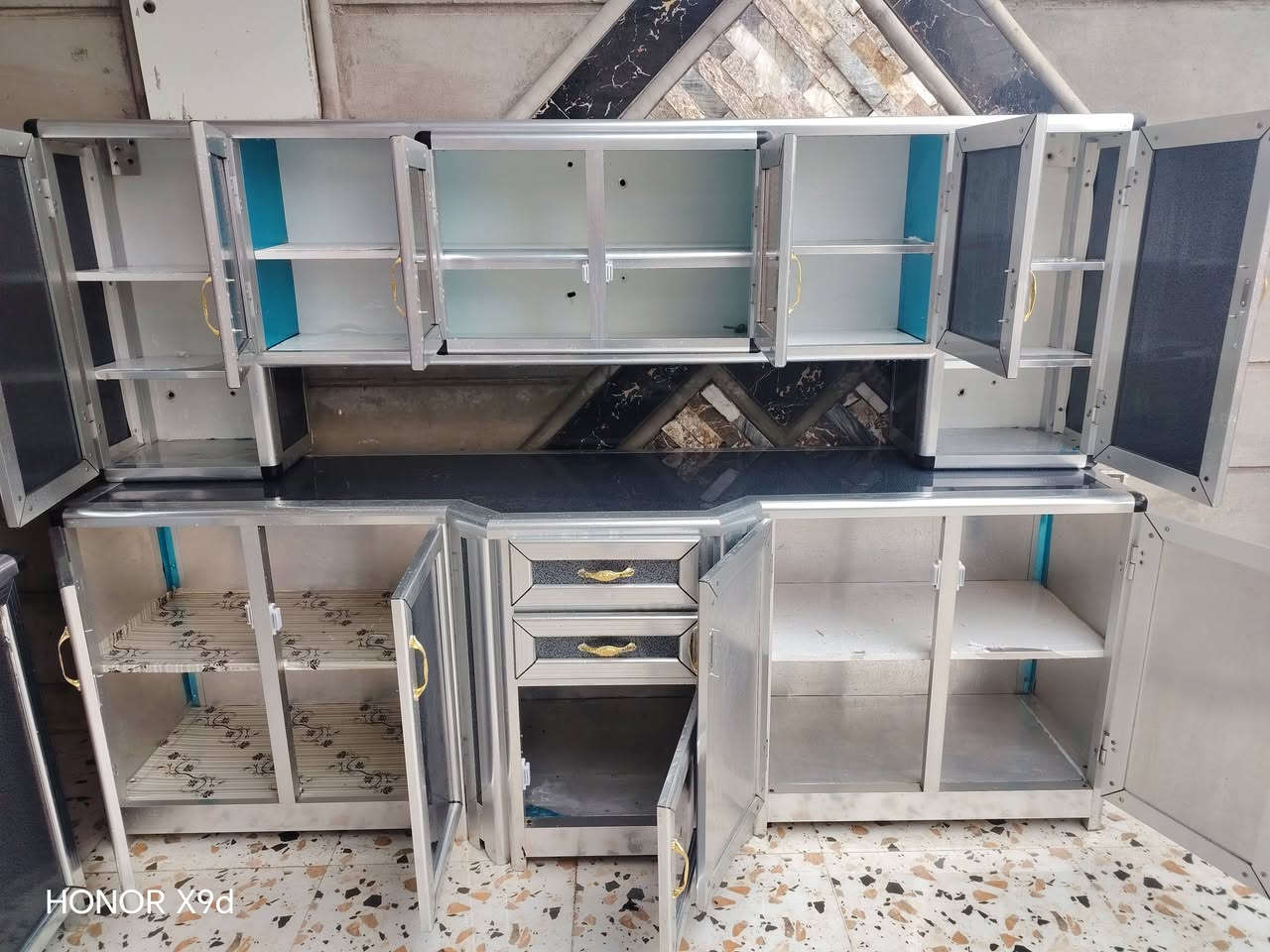 كاونتر مترين ونص 3 قطع نضيف مابي عيب السعر 375 وبي مجال *********** مكاني كركوك حي الحجاج
