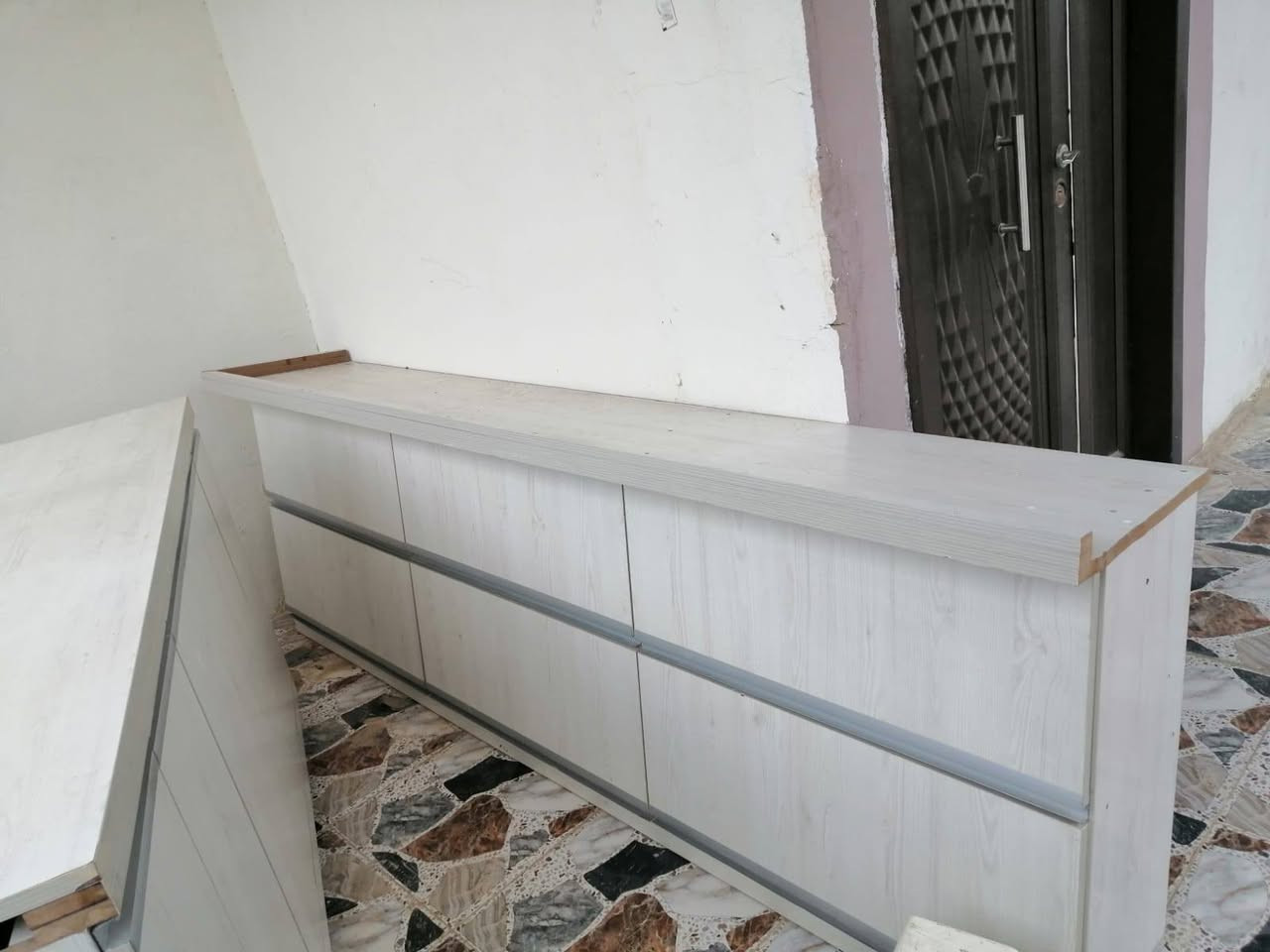 كاونتر  ٦باب مع ملحق
تركي خشب ثقيل  
***********
