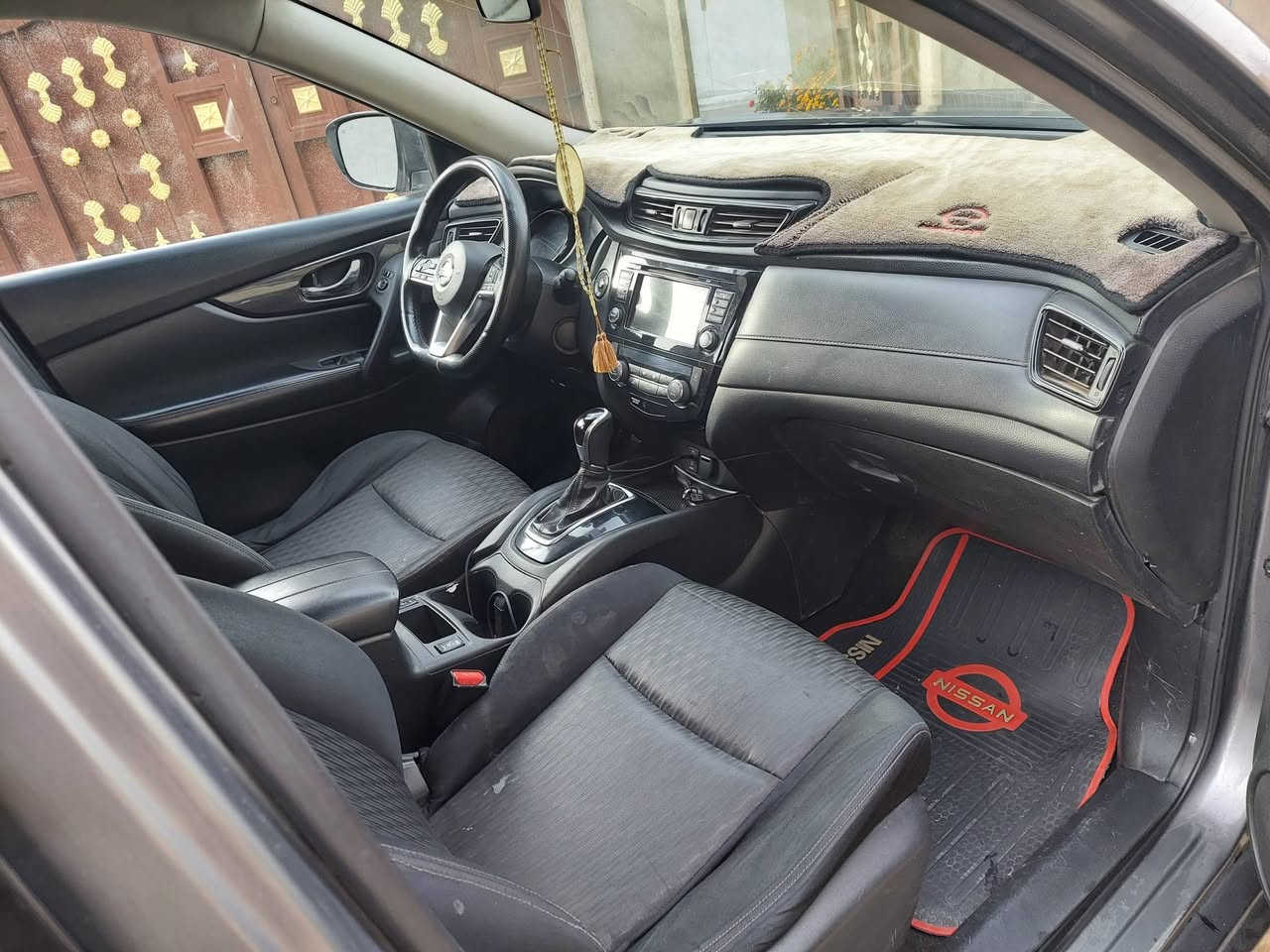 نیسان رۆج 2017 مواسەفات SV بۆ فرۆشتن ،
پێنج کامیرە،سندوق شەفت ،بەسمە،کوشن کەهرەبائی ،
سیارە حیزام سوبغ ، پێش و پاش کەبس ، بێ داخلی ، شرط ،
نرخ :- 120 $ ومەجال ، 800 $ دۆلار غرامەی لەسەرە لێی دەبری ،
شوێن پارێزگای دهۆک وقەزای بەردەرەش *********** واتساب،
