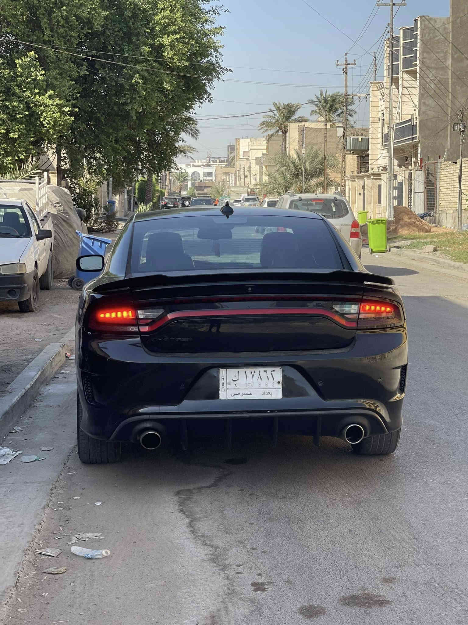 السلام عليكم 
دوج تشارجر 2017 امريكي بلاك توب 
السيارة فئة بلاك توب 
مواصفاتة 
كشنات جلد تدفئة تبريد 
ستيرن تدفئة 
كشنات خلفية تدفئة 
كشنات ثنين كهرباء 
خزن كشن ميموري 
حساسات خلفية 
لايتات زراعة جديدة 
سماعات بيتس 
السيارة بيها جاملغ مبدل نفس اللون وبنيد مبدل ومصبوغ 
سيارة جاهزة من كلشي 
بيها طخة بلباب العس السايق ترجع بارد ممبينة قليل كلش 
ماشية 95 الف مايل 
بغداد مشروع وطني باسمي 
صور الحادث مرفقة 
السعر 188   وبيها مجال بسيط 
مكان السيارة المنصور 
***********
