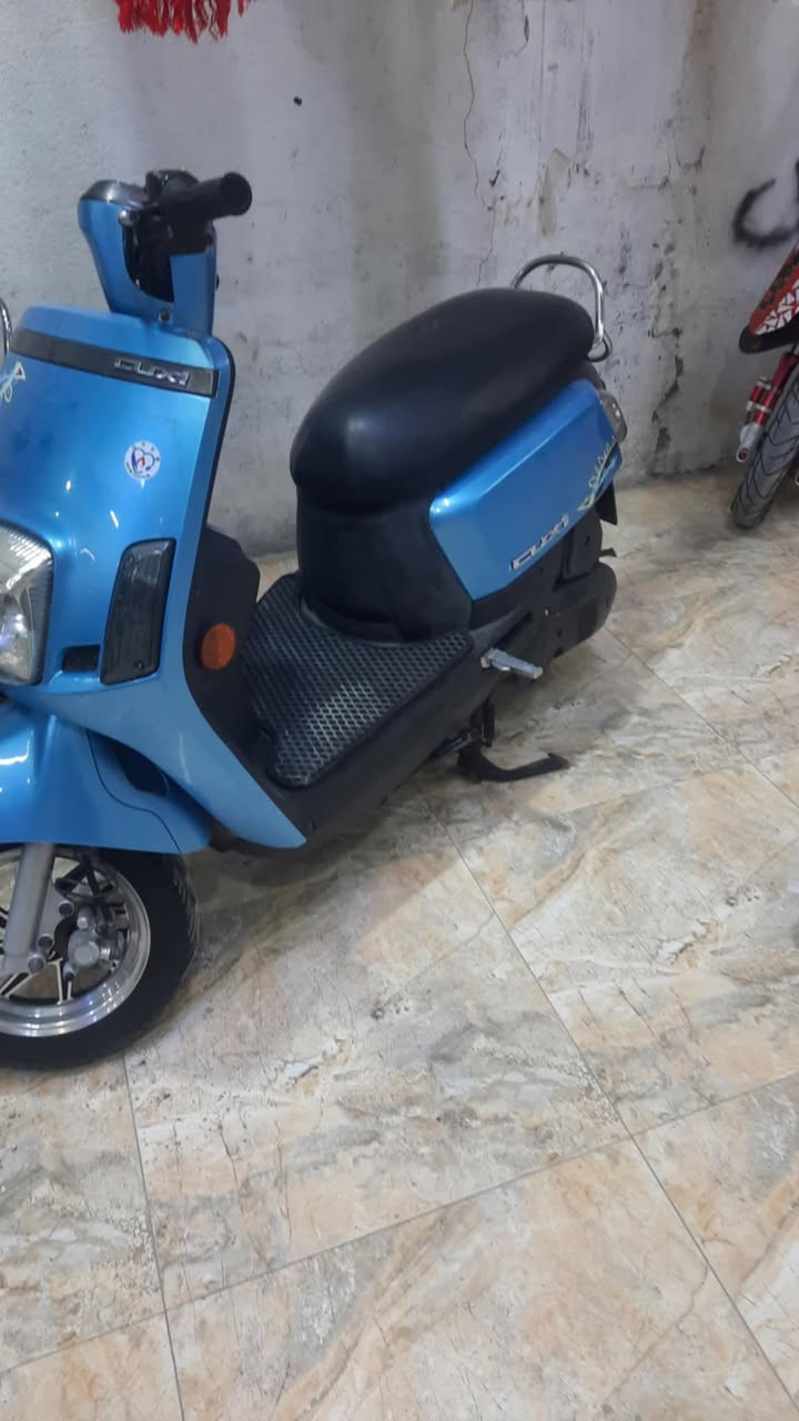 البيع ماكس حاوي  مامفتوحه
*********** 
مديل ٢٠١٢
