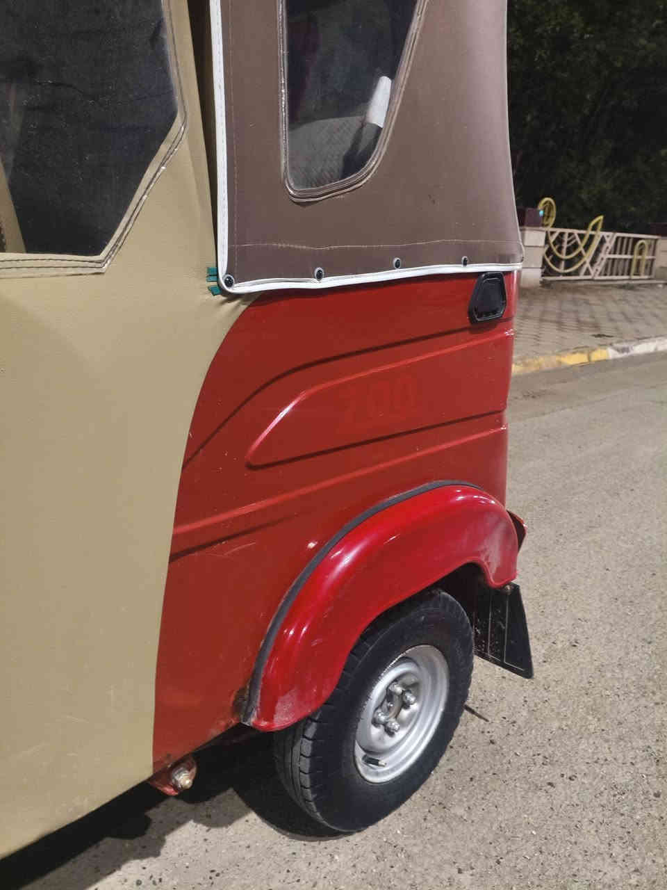 السلام عليكم ورحمه تكتك للبيع مديل22رقم وسنويه واسط كفاله عامه كشر ومكينه من عده خطه بسيطه بصف لبكلايت بعدهه عل بلاد ما معدله مكاني واسط نعمانيه ستفسار ‏‪0 782 834 4348‬‏مكلف نشر
