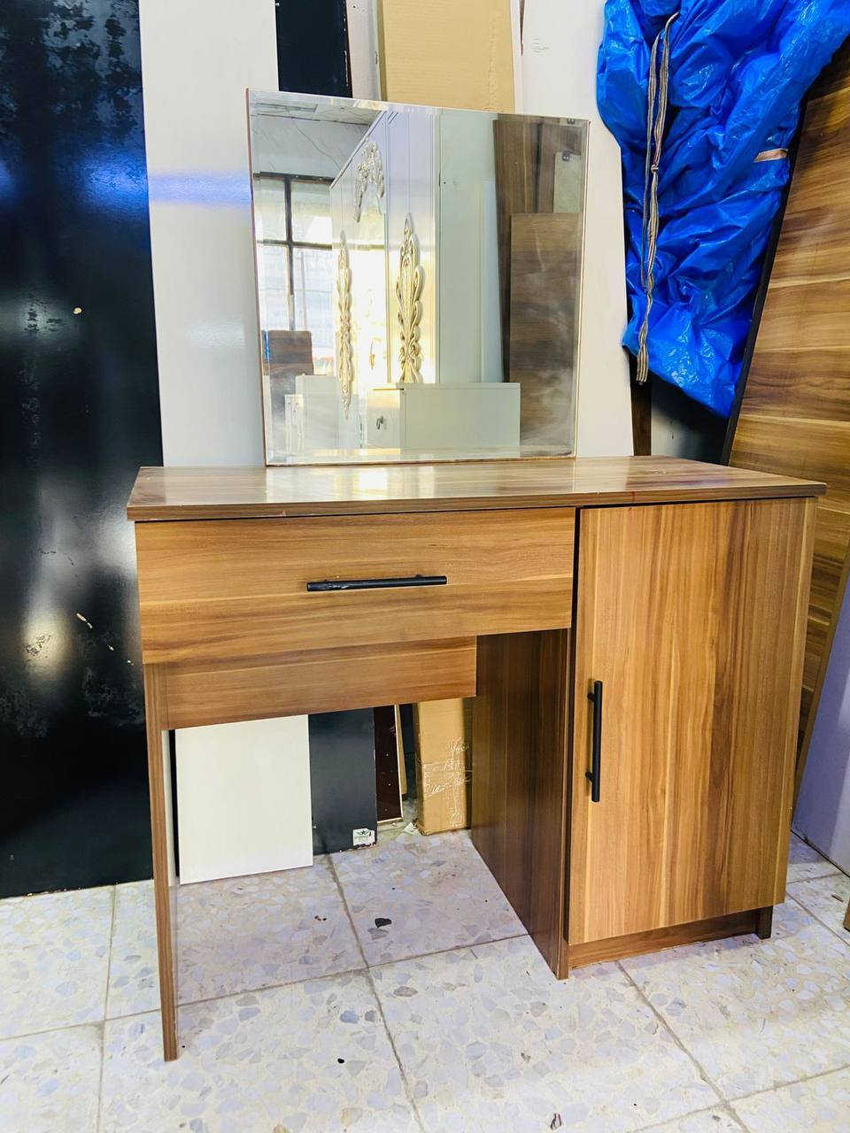 معرض الاخوين👤 لبيع انواع غرف نوم تركية جاهز شد ونقل داخل الموصل *********** واتساب
غرفه نوم 5قطع ابواب كلش نظيفه ومرتبه سعرها فقط380 الف ويا شد ونقل كامل ،🇮🇶
