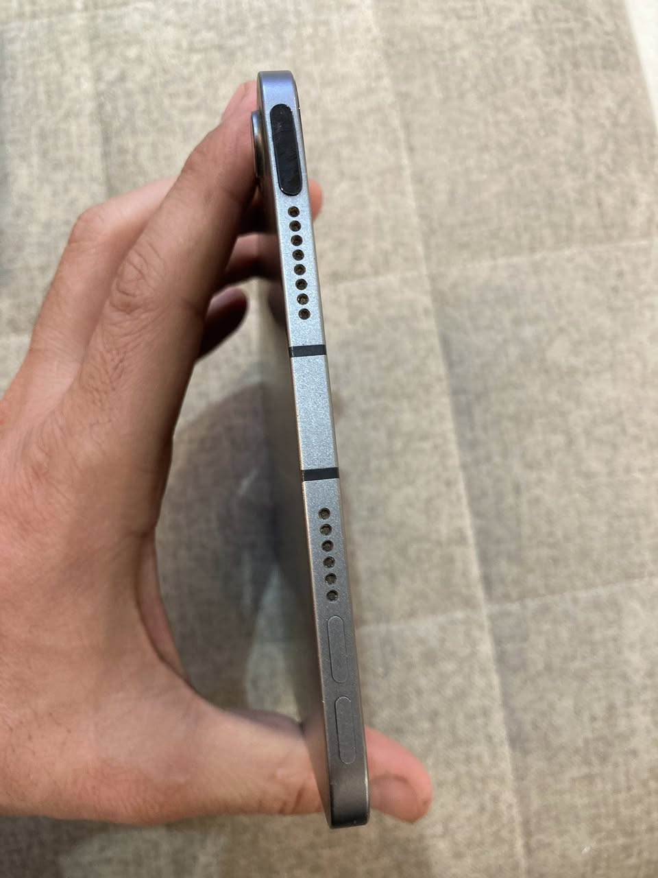 السلام عليكم
ايباد مني ٦ مستعمل للبيع 
iPad mini 6 

المواصفات 

المعالج : Apple A15 
الذاكرة : 256GB
رام السرعة : 4GB
الكامرة الامامية : تعمل
الكامرة الخلفية : تعمل 
البلوتوث: يعمل 
الوافاي : يعمل 
السماعات : تعمل 
الفلاش : يعمل 
البصمة :تعمل
زر التشغيل : يعمل 
يدعم السيمكارت 
الشاشة ٨ انج : تعمل 
البطارية : جيدة جدا 
نظام التشغيل :iOS 26
لاصقة شاشة للحماية 
كفر للجهاز للحماية 
الجهاز بدون ملحقات  
الاضرار : لاتوجد 
الجهاز ما داخل تصليح 

السعر : 525.000 الف 

للتواصل : ***********

بغداد - شارع فلسطين ساحة الموال
