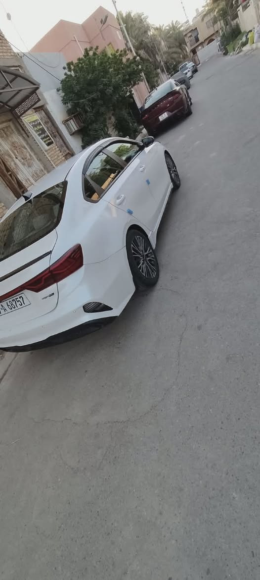 سلام عليكم
كيا فورتي Gt Line وارد امريكي موديل 2023 بچم كبس حادث خلفي تبديل قطعة وحدة قبق جنطة اصلي نفس اللون بدون ايرباك محرك 2000 دوش ماشيه 39 قابل للزيادة سيارة جاهزة كير محرك تبريد ثلج . السيارة رقم كربلاء معوقين المعوق انسان محترم وجاهز يسوي وكاله باي وقت ماكان السيارة مركز المحافظة  سعر السيارة 155 بيه مجال قليل حك الجية رقم الهاتف ***********

مواصفات السيارة 
- محرك 2000 دوش المرغوب
- كير cvt
- تبريد بيانو 
- شاحن واير لست 
- رادارات اماميه وجانبية 
- توقف تلقائي 
- نقطة عمياء 
- تحديد مسار تحذير عند الخروج عن المسار المحدد
- كشنات جلد + مخمل عليها حفر علامة Gt Lin 
- فتحة بالقمارة Sliding Roof
- إشارة بالمرآة 
-هيتر بالمرآة 
- ويل كب رياضي حجم 17 انش 
- حساس إطارات رقمي 
- ستير رياضي حرف D
-فول تحكم ستيرن 
- شاشة 19 انش  الكبيرة تدعم نضام اوتو كار بلي 
- شاشة اعطال 
-4 وضعيات قيادة ايكو نورمل سمارت سبورت 
- لايت لد بك لايت لد كشاف لد .. عليها منضومة زنون
