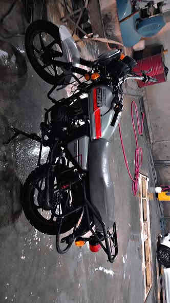 سلام عليكم شباب دراجه موديل 20 أوراق اصولي دراجه نضيفه كلش علا أيدي مرتبها سعرها مليون و50 -الف
