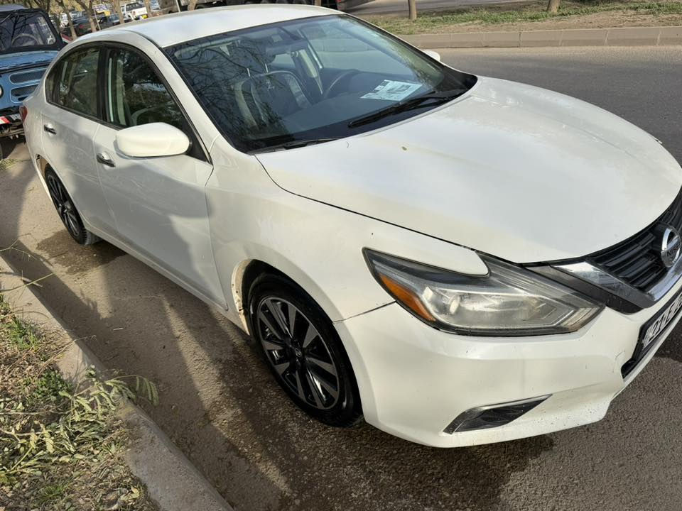 نيسان ئالتيما موديل 2016سه نه وي تازه يه تا 2030كيري 23له سه ره دوو جه مه لوخي بيشه وه ي بوياخه هه موي به شه رت وه كاله ي به ناو خومه نرخي 115مه جال ***********
