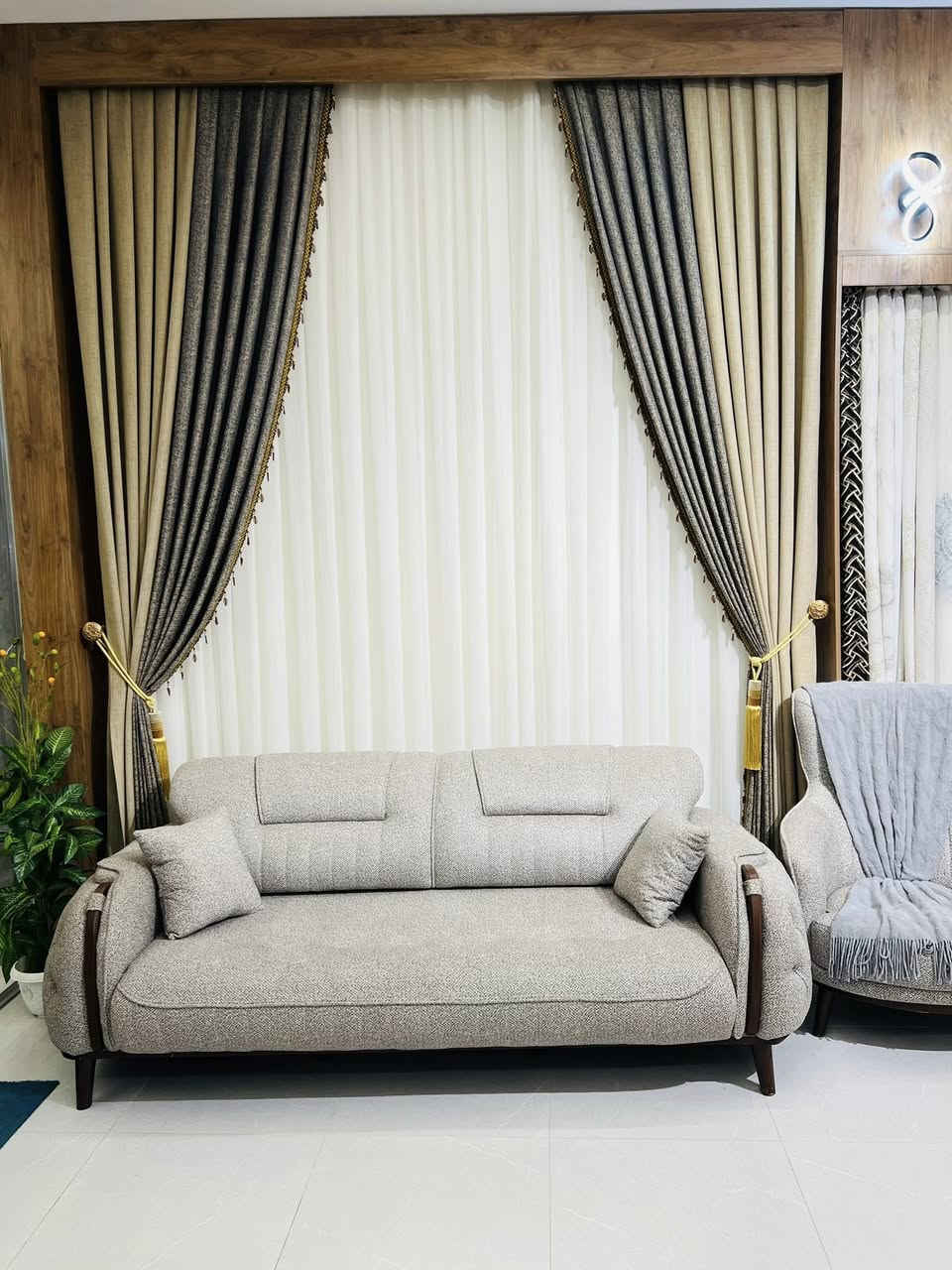 جديد القمة (2) للستائر والأثاث💥💥
عرض نار 🔥🔥🔥
اختار تخمك 🛋️🛋️والبرده هدية🎉 🎁🎁🎁🎁علينا  

أطقم راقية تجمع بين الفخامة والراحة 
بتصميم عصري، ألوان متناغمة، ولمسة تخلّي بيتك يحچي عن ذوقك الرفيع 🌹

متوفرة ديوان حسب الطلب بألوان متعددة تناسب كل الأذواق متوفر قياسات حسب طلب
📍 زورونا وخلي بيتك يشرق من جديد

القمة (2) للستائر للاثاث اختيارك للتميز 🤍 

-النقل داخل بعقوبة مجاناً🚛🚛🚚🚚

 للأستفسار يرجى مراسلتنا على صفحاتنا 
او الاتصال على الرقم :
 واتس ☎️☎️***********
واتس ☎️☎️***********  
    

📍نتشرف بزيارتكم في موقعنا الكائن في : 
بعقوبة / شارع مديرية شرطة ديالى👮‍♂️ 
مقابل مجمع التحرير للتسوق 👜👗👚
