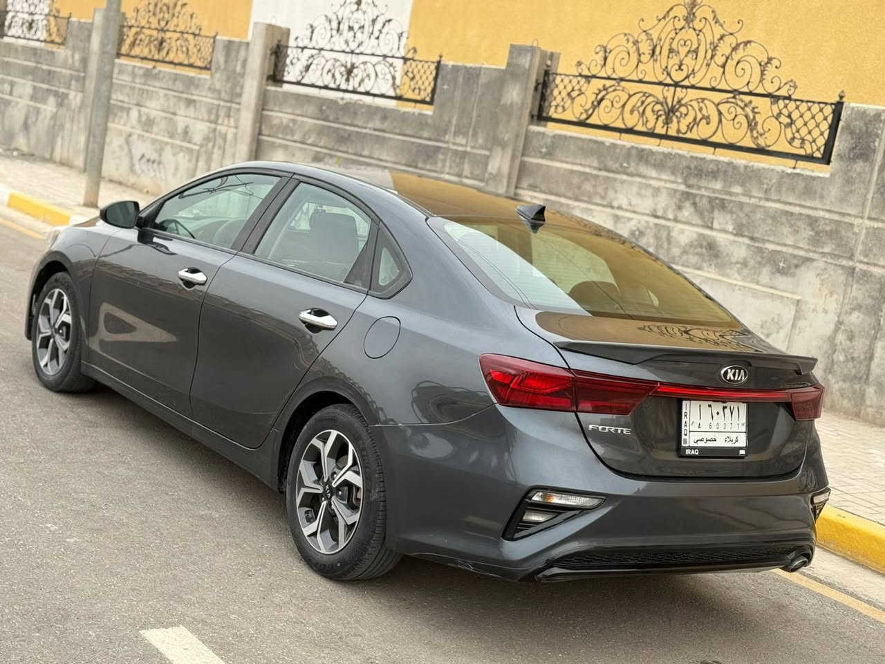 السلام عليكم كيه فورتي للبيع موديل 2020السياره جديده وخير من الله السره جديده حادثهة موضح بل صور السيره حلوه وكاعده السعر ۱۳۸ وبيهة مجال حك الجيه الاستفسار ما متواجد على المازنجر مكلف بل نشر الاستفسار هذه الرقم  بس الرقم الجديد الانكليزي *********** الاستفسار هذه الرقم
