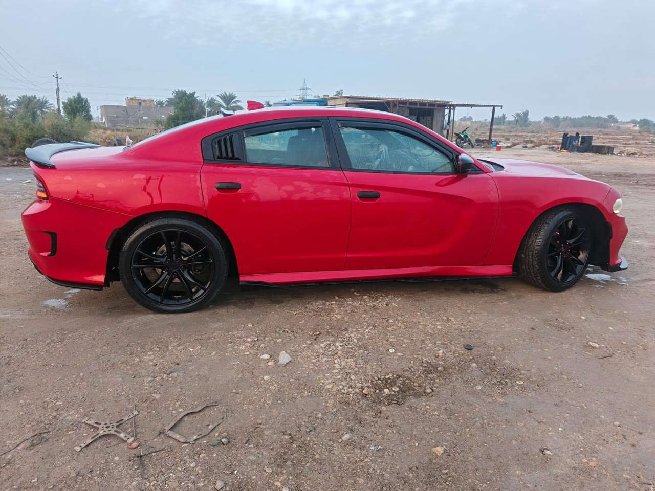 جارجر 2015 
مكينه 3600
كشن جلد حضن كهربائي جهتين
خزن ميموري وتدفئه وتبريد 
فتحه وشاشه كبيره وتحكمات وشفتات وكامره وردار جانبي ونقطه عمياء ومضخم صوت 
وتشغيل عن بعد
وكزوز رياضي 
منضومه زنون بلادي
سياره ماشيه 113 الف مايل
مكينه مسويله ادامه قبل كم يوم نوزل وبلك ونجكتر كله جديد اصلي
حداديه وتخم تاير
وكهربائيات تبريد تدفئه
سياره جاهزه السعر 178 وبيها مجال 
***********
