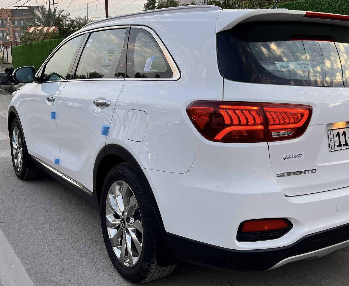 السلام عليكم 
سورنتو 2020 خليجي مكفوله كفاله عامه لا صبغ لا ضربه لا تبديل لا بارد لا شخوط لا رصعات ماشيه 51 الف رقم بغداد بأسمي مشروع وطني 
المواصفات 
بصمة 
كشنات كهرباء 
كشنات جلد 
مري شفط 
جنطة كهرباء 
شاشة جبيره
حساسات امامي خلفي
كامره 
درايف مود 
6 سلندر 3500 
كير 8 نمر 
7 راكب
3 قطع تبريد
وبعد بيها هواي مواصفات 
السياره تخم تاير جديد وباتري جديد وما بيها اي نقص 
السعر 265 ورقة وبيها مجال
الرقم *********** 
مكانها بغداد
