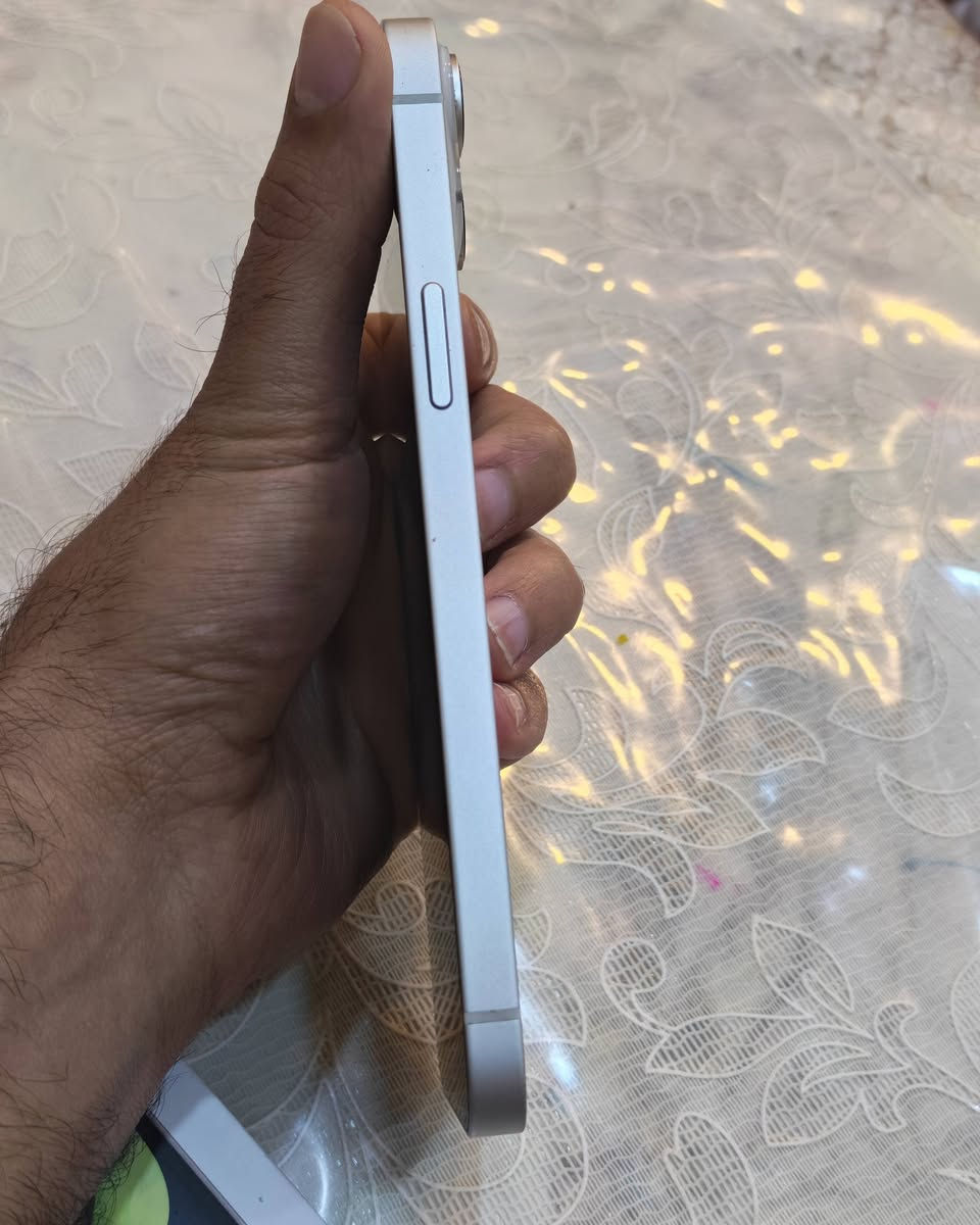 السلام عليكم
ايفون 14 بلاص دبل شريحة 
128 كيكا 
بطارية 83 
نسبة النظافة 100%
جديد وشخط مابي 
شرق اوسط وكالة 
كامل مع العلبه وشاحن اصلي 
600 الف وبي مجال 
بغداد
للمعلومات الاتصال
***********
