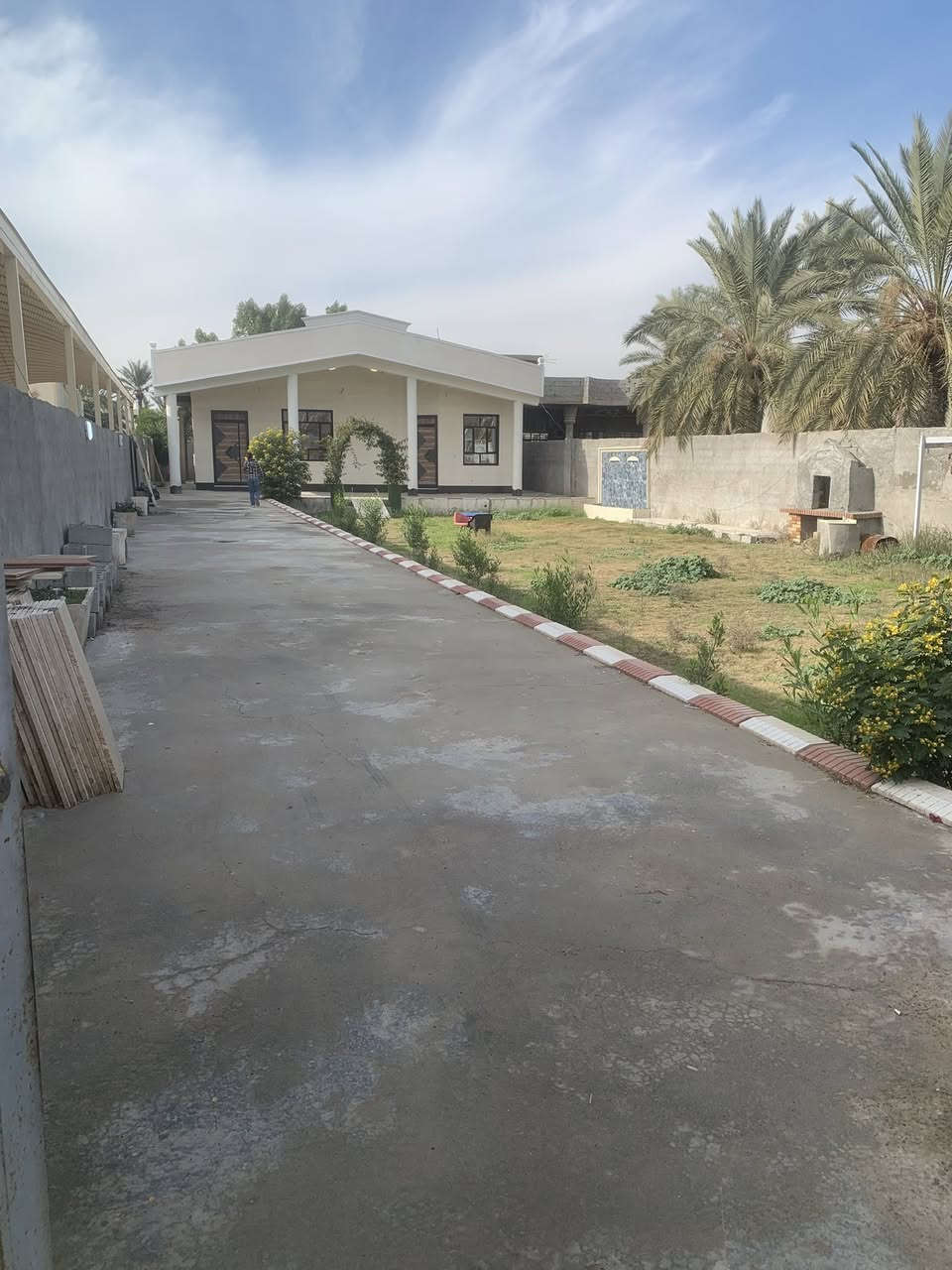 البيع دار مساحه 1120 وجها 17ونص 
بناء جديد وحديث 
يحتوي 
صاله ومطبخ 3 غرف نوم وخدمات 
طابو زراعي سند 25اصولي تحويل 
مباشر 
منطقه الدوانم مقابيل سويب 
خدمات كامله مي تبليط كهرباء 
اتصال ع ارقام 
***********
***********
***********
