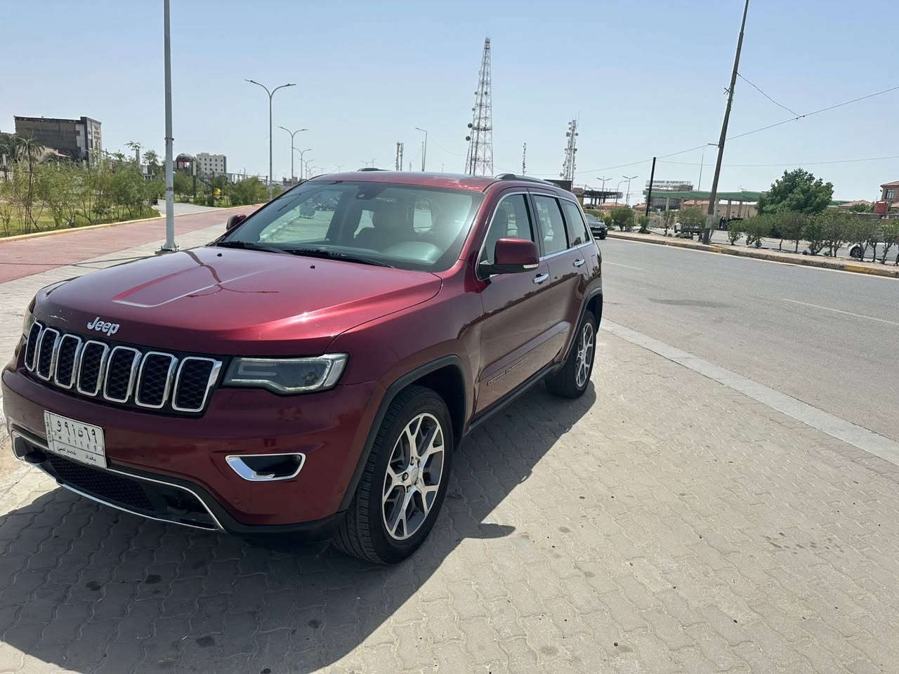 السلام عليكم من رخصةالادمنيه اخوان هاي السياره للبيع فقط 2019خليجيه لمتد بلاص فول بس بدون جكات 3شاشات فتحتين الدواخل كهرباء وتدفئه وتبريدفول للأخير والنضافه والون شوفة عينكم99‎%‎ماشيه بل150كم السياره كفاله بس ملاحضتين صبعين باردبلبنيدفوك القفال وكف صبغ بالكصه وبدمامبين عنوان السياره البصره مدينة الامل السكنيه والسعر(240)وبيه مجال للأستفسار(***********)
