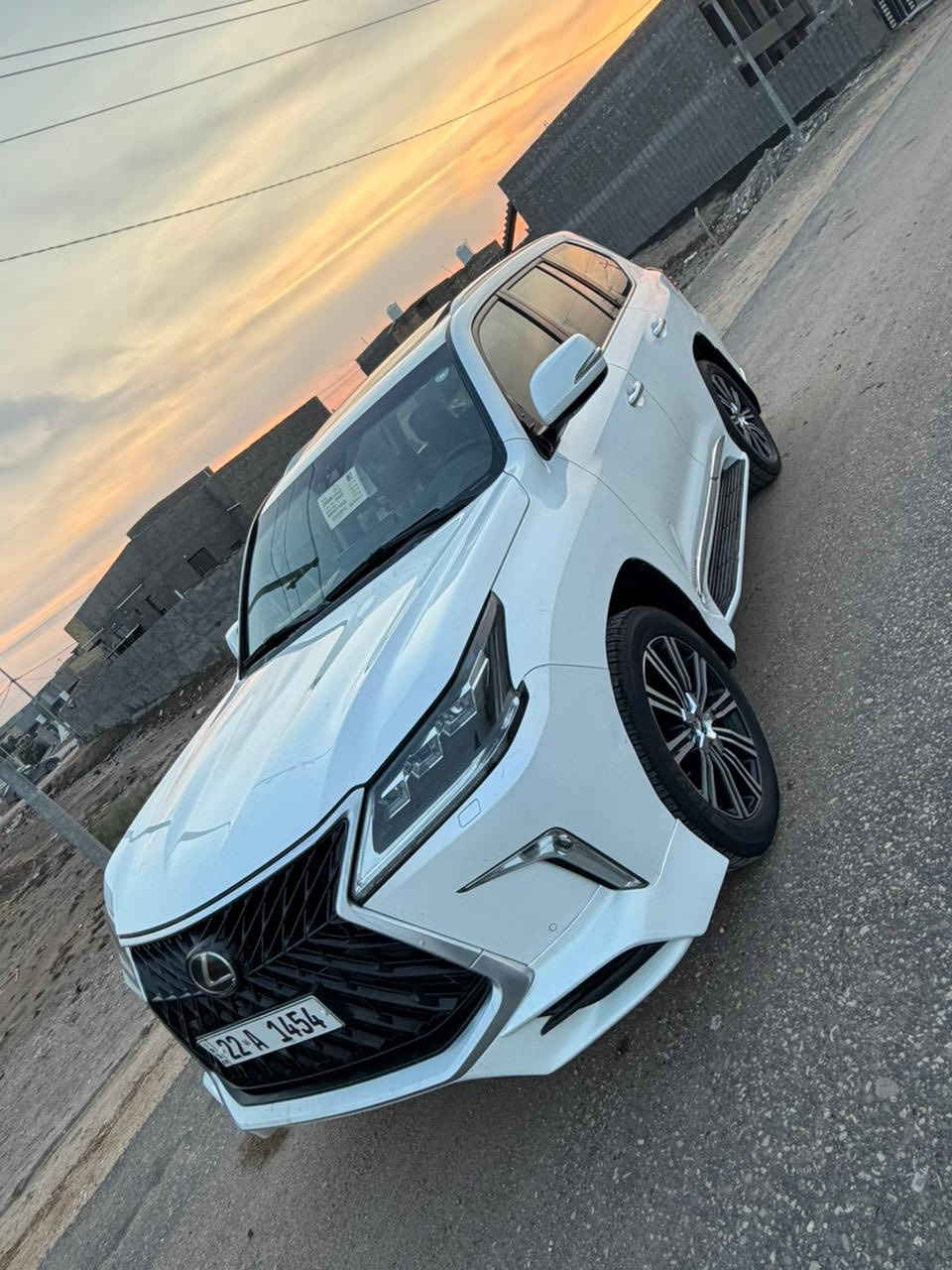 ﷽
بسعر مناااااااسب جدا
‏‎سلام عليكم 
 للبيع 💵
الفخامه والجمال بسياره وحده ❤️ 🌸 🙏🏻
‏LEXSES _ LX _570 _  2016 _ brem⚡️
لكزس 2016  فول مواصفات 1/1 بريم 
رقم اربيل تريد تحويل تريد وكاله آني حاظر 
‏SPORT /Sفول مواصفات محرك5700
ملاحظه( السيارة مكفوله كفاله عامه ♥️ نظيفة بمعني الكلمة
(السبير مانزل )
والعدة غير مستخدمة
  وشرط الفحص 
گير و محرك بشرط كفاله 
________👇🏻المـواصـفـات 👇🏻___________ 
داخل قرميدي ♥️ 👍 
حساسات امامي خلفي 
كامرات 360 امامي وخلفي وجانبيات 4 كامرات 
مري شفط ونظام ترحيب 
تبريد ب الكشنات
باب خلفية كهرباء 
لايتات دبل عدسة + LED
جميع الكشنات كهرباء 🗼
زنون بلادي 🗽
  ♨️   جكات 
فتحة    🧐  ثلاجة 
نظام اقتصادي بانزين ECONOMY 
جلد كامل داخل لون بيجي
بلوتوث وتليفون ونضام الملاحة ☎️
ونظام تثبيت السرعة التكيفي المزود، ونظام صوت Mark Levinson مع 21 سماعة.
ومقاعد قابلة للتدفئة والتهوية
شاشات عدد 3
نظام مانع الانزلاق
نظام نزول المنحدرات 
اشارة في المرايا الجانبية
مخرج منفذ الطاقة ⚡
‏  Bluetooth / USB
بردات أبواب خلفية  
شاحن هاتف Wairlees
ستيرن كهرباء + خزن ستيرن + خزن كشنات
وبعد بيهة هواية مواصفات 
جديدة جدا  واستعمال نظيف جداً 
بالعافية ع تكون من نصيبة يستاهلها
🟩 السعر  المطلوب  _ ( 568 $ )💸💸قفل                            
ماكو هيج سعر بهيج نظافة مستحيل 
لاستفسار الاتصال ع الارقام التالية 📲📲
‏ ***********الاستفسار 👍 
تحياتي لجميع 🌹 🌸 🙏🏻
