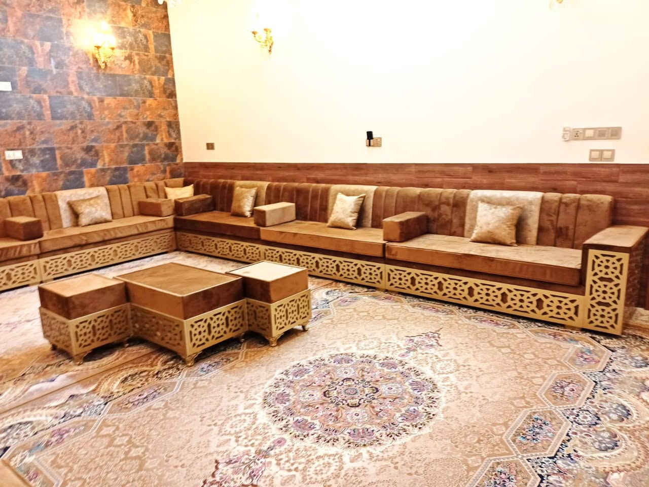 #

بضمان 5️⃣ سنوات

يعلن معمل  الانوار للدواويين العراقية بأجود المواد والاقمشة 
المواصفات: 
1:النقش جاوي مجفف درجى اولى ,💯

2:الخشب چام روسي ٢اينچ ب١اينچ✅

3:الاسفنج مميز اول عراقي ✅

4:القماش تركي قديفة او حسب الاختيار✅

5:الركم بلوك مكبوس 18ملم✅

⚠️ملاحظة بعد العمل للزبون تتم مشاهدة الهيكل قبل الدوشمة والتاكد من صحة العمل ⚠️

🤳للحجز والاستفسار***********
متواجد  واتساب 

📍العنوان الفلوجه شارع التكية
