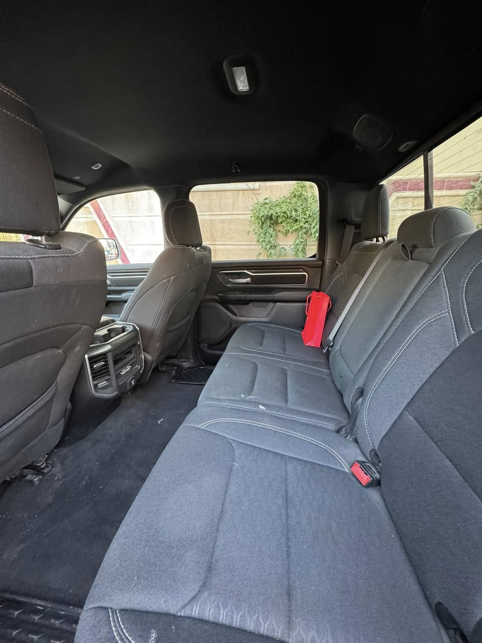 السلام عليكم رام موديل 2025 محرك 3000 توين تيربو شاشه تيسلا فور ويل نوع السياره بك هورن بيه بنيد مبدل با اصلي نفس الون المكان / الانبار الفلوجه 
السعر 28
***********
