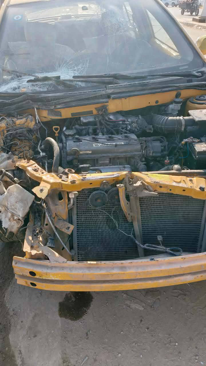 سلام عليكم سياره ليفان للبيع موديل 11 سياره كما موضح بصور كانت مكفوله سابقا وصار عليه حادث سنويه 30 مصفره هيه غرامات محرك وكير  مكفوله سياره شغاله تمشي  سعر 20 وبيه مجال رقم الهاتف ***********
