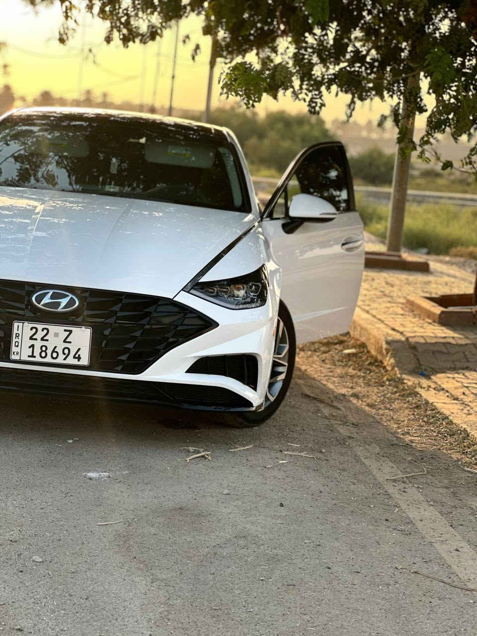 السلام عليكم
سوناتا 2023 للبيع او مراوس 
اللون الأبيض الصدفي 
فول مواصفات 
بانوراما 
رادارات إماميه وخلفيه وجانبيه 
لد امامي وزنون 
لد خلفي 
توقف ذاتي 
كشن كهرباء 
هيتر كشنات 
كامرا وشاشه 
محرك 2500 gdi تفس طبيعي
قطعتين تبريد 
سايد بريك بصمه 
رقم اربيل
إربع انظمه قياده 
ماشيه 40 الف ميل 
صندوك ذكي 
تبريد قطعتين 
لايت زنون عدسه 
حادث دعاميه خلفيه تعتبر كلين
السعر 215 وبي مجال 
للاستفسار ***********
 مكاني بغداد
