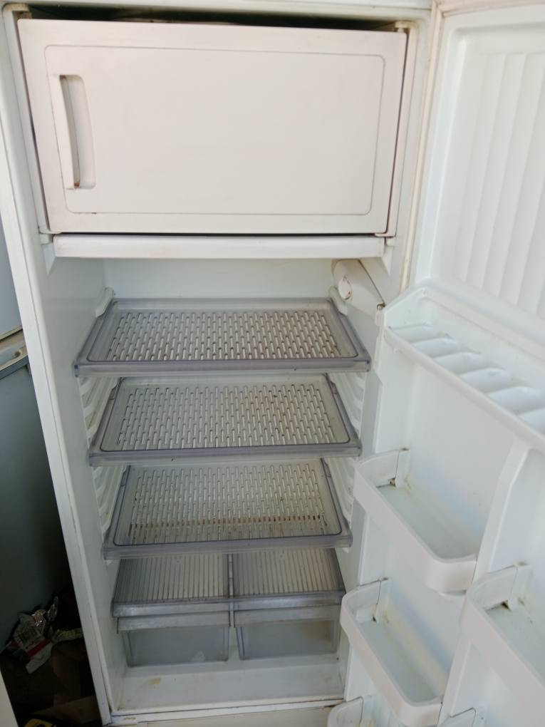 السلام عليكم ثلاجة للبيع نوع كريازي 12 قدم 165 الف حله شغاله وع الفحص *********** حلة, بابل
