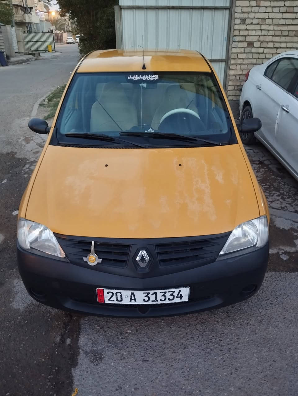 السلام عليكم للبيع فقط رينو لوكان 14 جديده جديده ومكفوله بشرط جاهزه من كلشي سياره ماكو اختها بالنظافه باسمي رقم دولي جديد هزه جديده سياره بيها فقط بارد بسيط بالجاملغ الخلفي .. السياره
سنتر لك بريك اي بي اس تحكم جام كهرباء  كير مكينه صدر تخم تاير كلشي جاهز وجديد مكاني بغداد الزعفرانية 
السعر 55 وبيها مجال بسيط 
للاستفسار ***********
