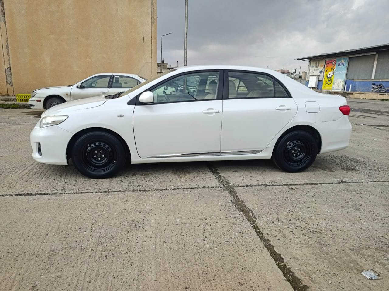 Toyota corolla 2013 سيد نهرو

صورة فحص موجود 
سياره رقم سنويه جديد 
دينار مصرف مابيها 
حديده خلفي امامي جديد
موصفات فول بدون سلات 
داخل فورميكا 
تحكمات ستيرن
كير محرك بشرط مامفتوح بدون صوت صرف بخار
بشرط تحويل وكال غرامه 
طيرات جديد 
ماشه 247km ماشي
مکان سلیمانیە
سعر 138
***********
———————————————————————
تويوتا كوريلا ٢٠١٣ سيد نهرو خليجي 
رەسمی سۆنەریم داناوە 
سەیارەکەی سفری ئێرەیە 
گێر و مەکینەو تەقەو رەقەی بەشەرتە 
تحویل غرامە وەکالە بەشەرتە 
چوار تایەی تازەی لەژێرە
سپێری دانەبەزیوە
٢٤٧ هەزار رۆشتوە
ناو فۆرمیکایە 
فولە بەس سلایت نیە  
شوین سلێمانی 
نرخي 138
*********** كركوك, العراق
