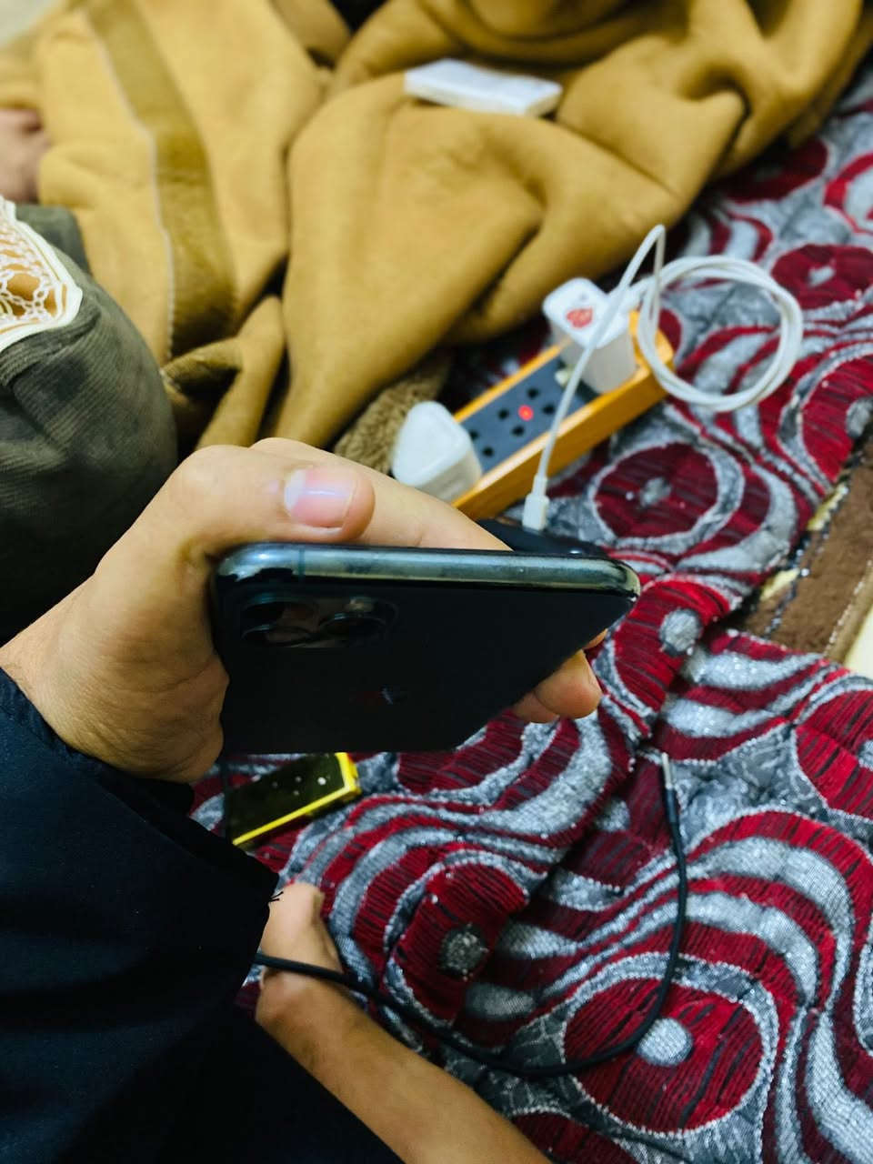 السلام عليكم ورحمة الله وبركاته جهاز ايفون 11برو ماكس للبيع ذاكره 256/باتري79/الجهاز شرط مامفتوح السعر 460وبي مجال 📞***********
