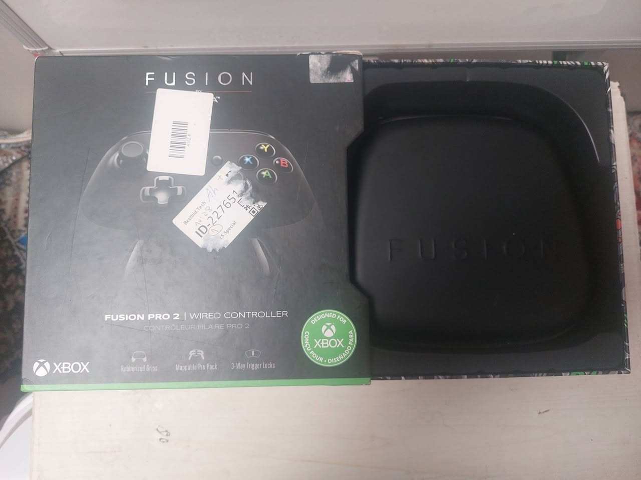 يدة Power A | Fusion Pro 2 الاحترافية للبيع.
السلام عليكم.

للبيع Controller PowerA Fusion Pro 2 الخاص بـ Xbox Series X|S

يجي ويا:
✅ الكارتون الأصلي
✅ الكيس الأصلي (Premium Storage Case)
✅ الكيبل
✅ الـ Pro Pack ويا البادلز الخلفية
✅ Thumbsticks إضافية
✅ Faceplate إضافية
✅ الكتيبات والملحقات الأصلية

حالة الكنترولر جيدة بشكل عام، وجميع الأزرار والميزات شغالة، فقط زر الـ D-Pad (فوك) بيه مشكلة وما يشتغل، وتم تعويضه حالياً عن طريق برمجة أحد البادلز الخلفية حتى يؤدي نفس الوظيفة.

السعر: ٦٠,٠٠٠ دينار
بيه مجال بسيط بالسعر للجادين.

الشحن متوفر إلى جميع محافظات العراق.

للإستفسار أكثر تفضلوا خاص و آني بالخدمة.


**إذا كنت صاحب هذا الإعلان وتريد حذفه لأي سبب، رجاءا أرسل رسالة إلى الدعم الفني**