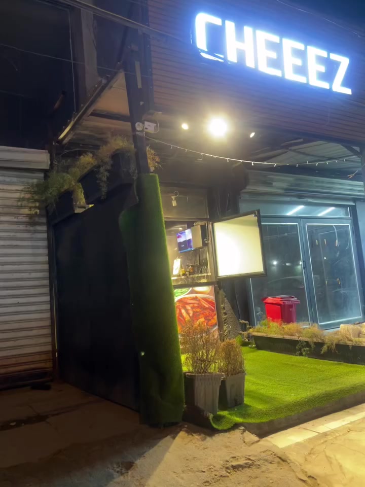 محل للايجار الدوره حي الشرطه طابقين مساحه واجهه٣ النزال ٧قرب جامع عمر بن عبد العزيز للتواصل خاص او رقم التلفون ***********
